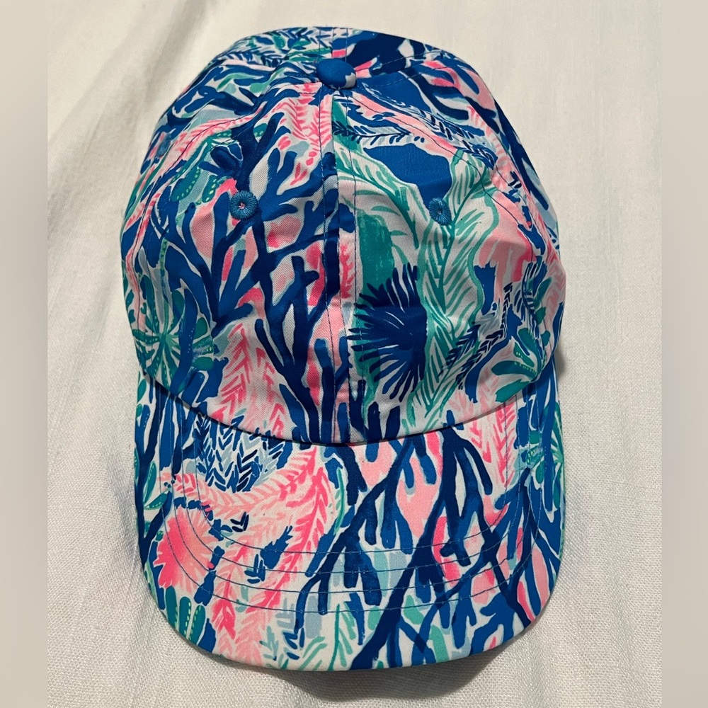 NWOT runaround hat kaleidoscope, coral